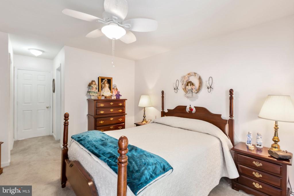 10906 CRESTWOOD DRIVE