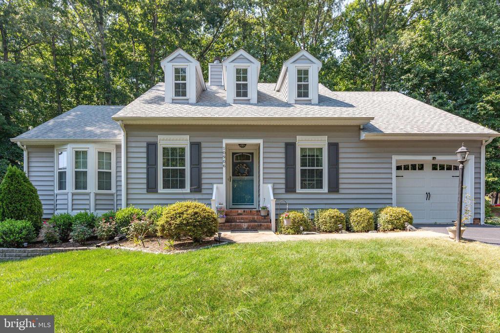 10906 CRESTWOOD DRIVE