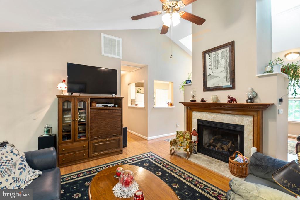 10906 CRESTWOOD DRIVE