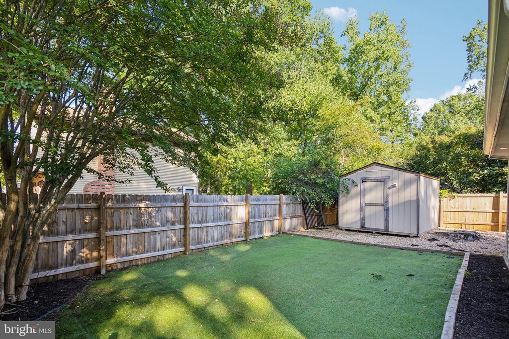 34 SHENANDOAH DRIVE