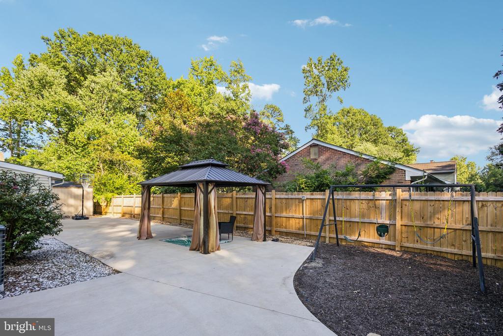 34 SHENANDOAH DRIVE