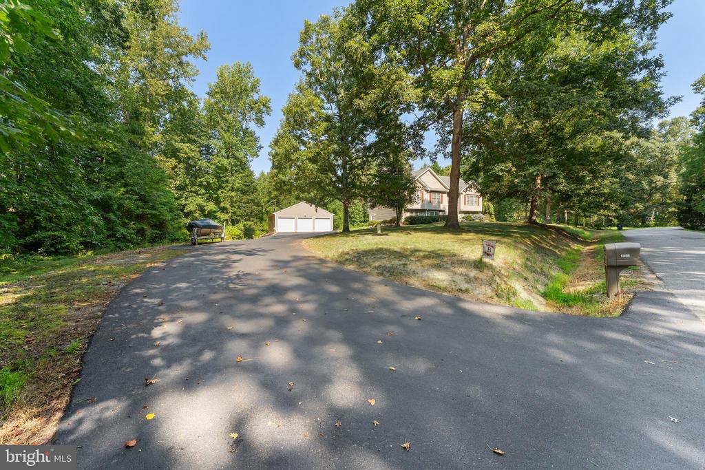 6814 TUPELO DRIVE