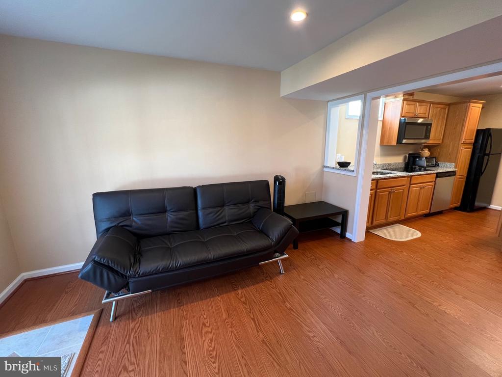 5802 TELLURIDE LANE BASEMENT APARTMENT