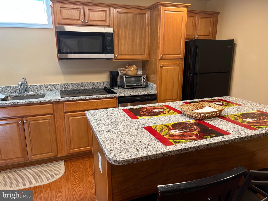 5802 TELLURIDE LANE BASEMENT APARTMENT