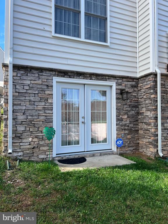5802 TELLURIDE LANE BASEMENT APARTMENT