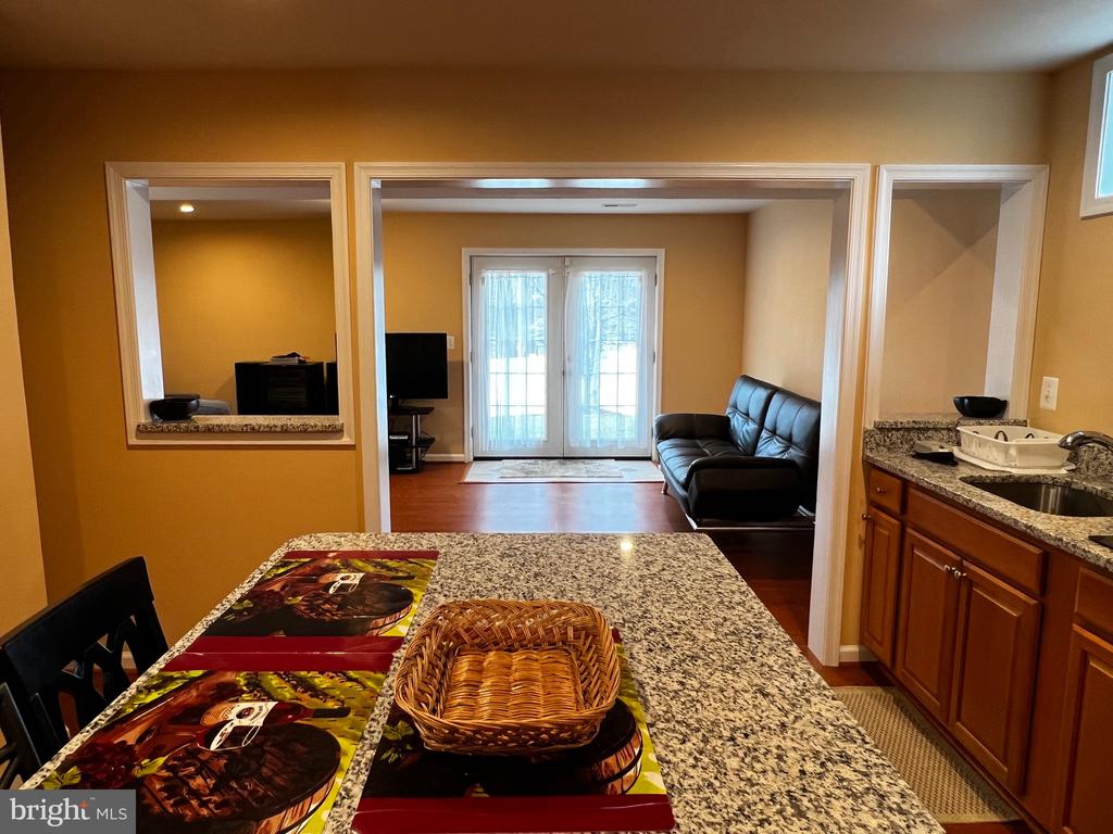 5802 TELLURIDE LANE BASEMENT APARTMENT
