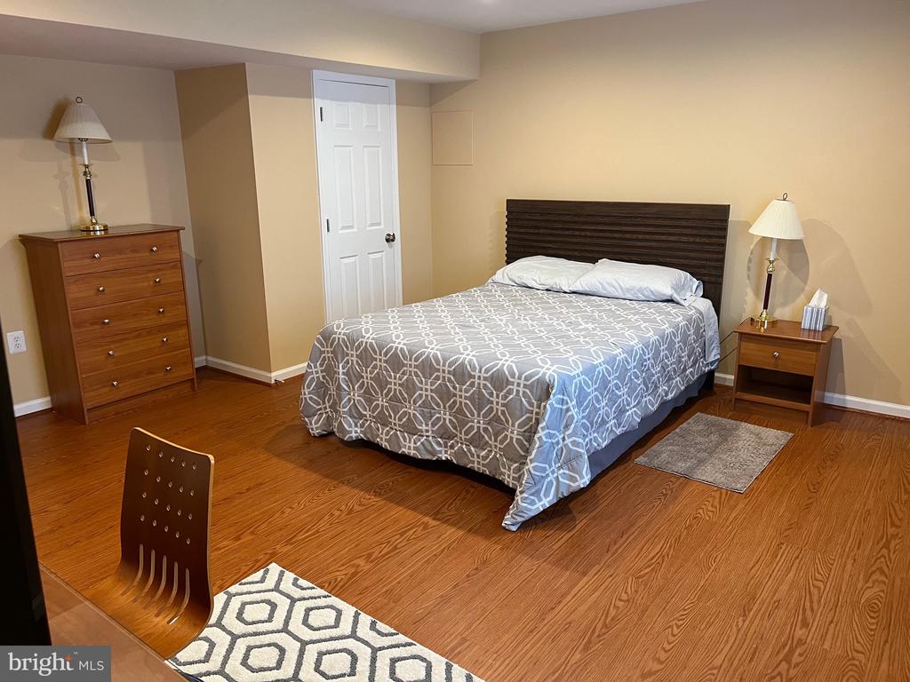 5802 TELLURIDE LANE BASEMENT APARTMENT