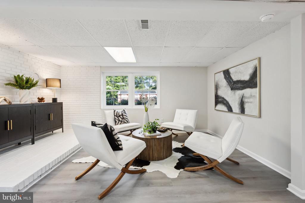 10902 DEER DRIVE
