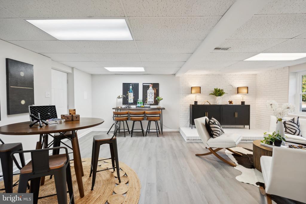 10902 DEER DRIVE