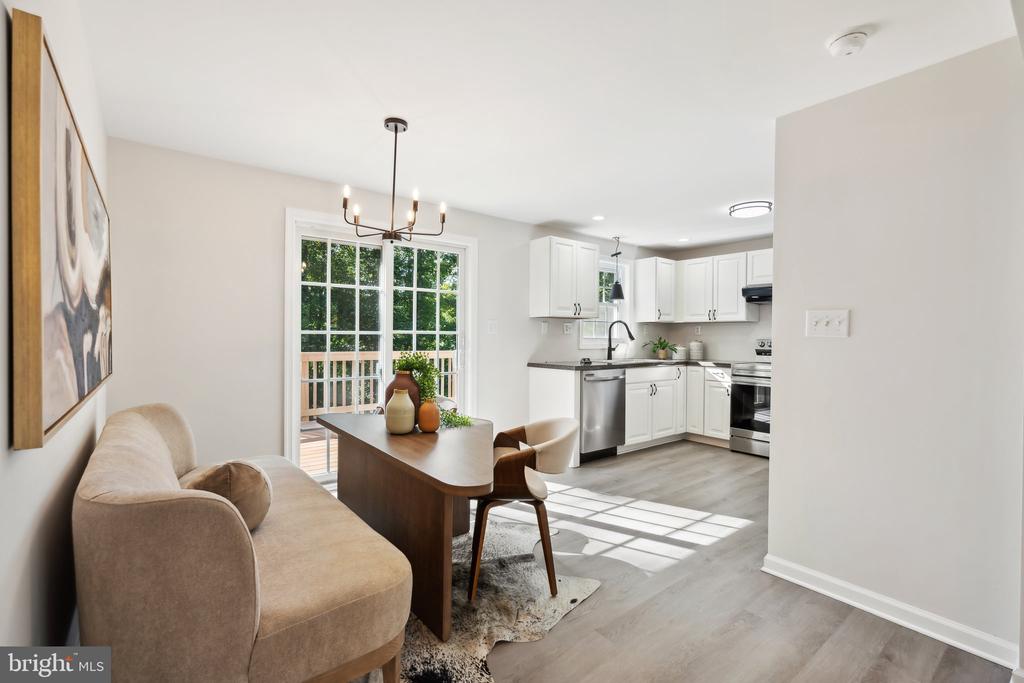 10902 DEER DRIVE