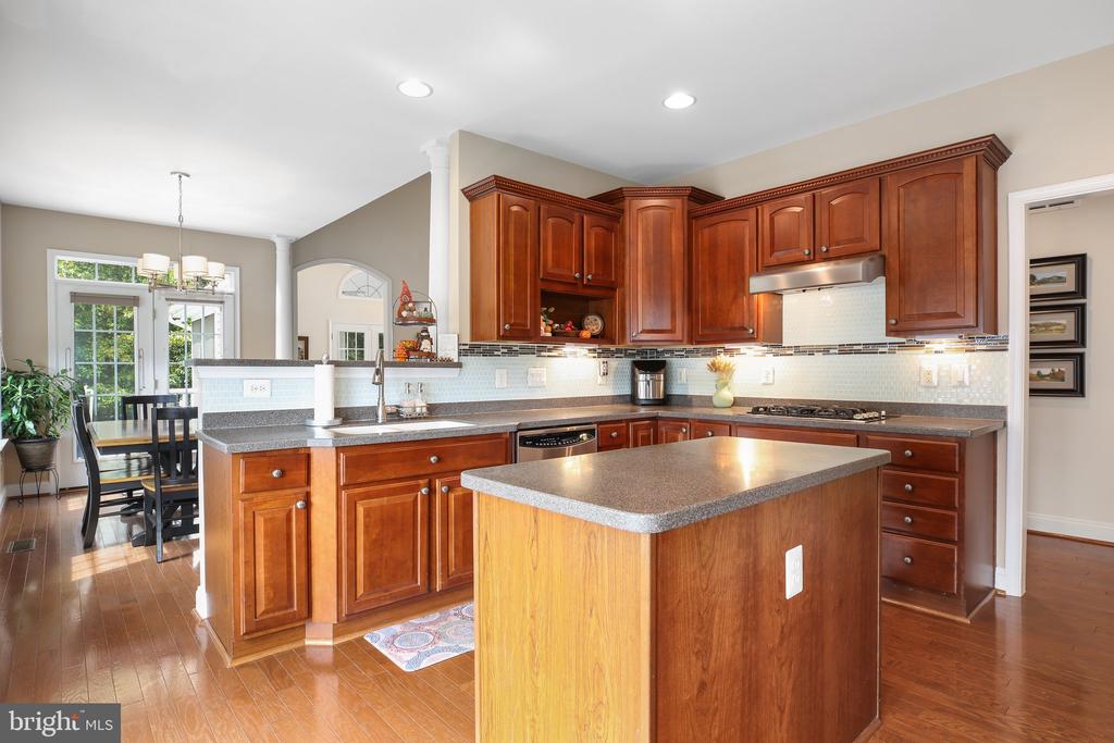 5726 W KESSLERS CROSSING