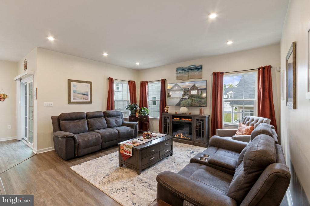 5305 HOLLEY OAK LANE