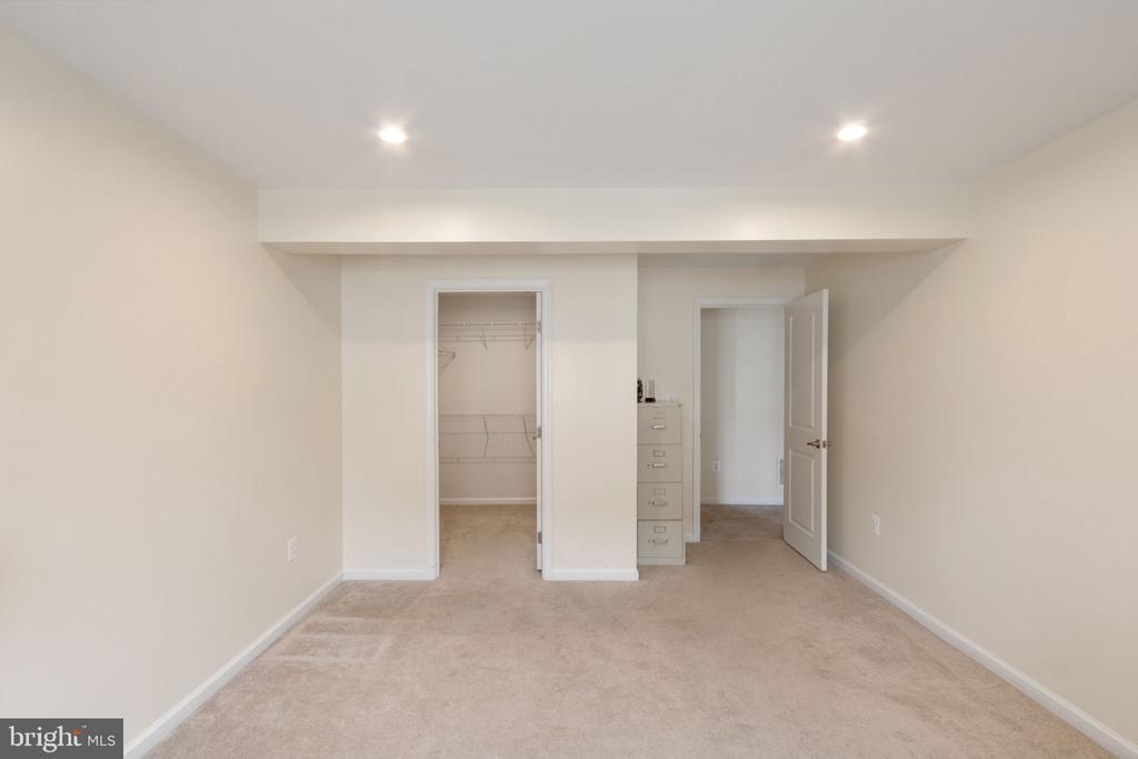 5305 HOLLEY OAK LANE