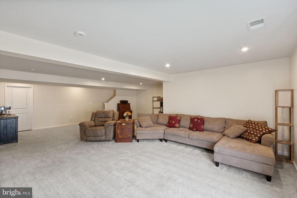 5305 HOLLEY OAK LANE