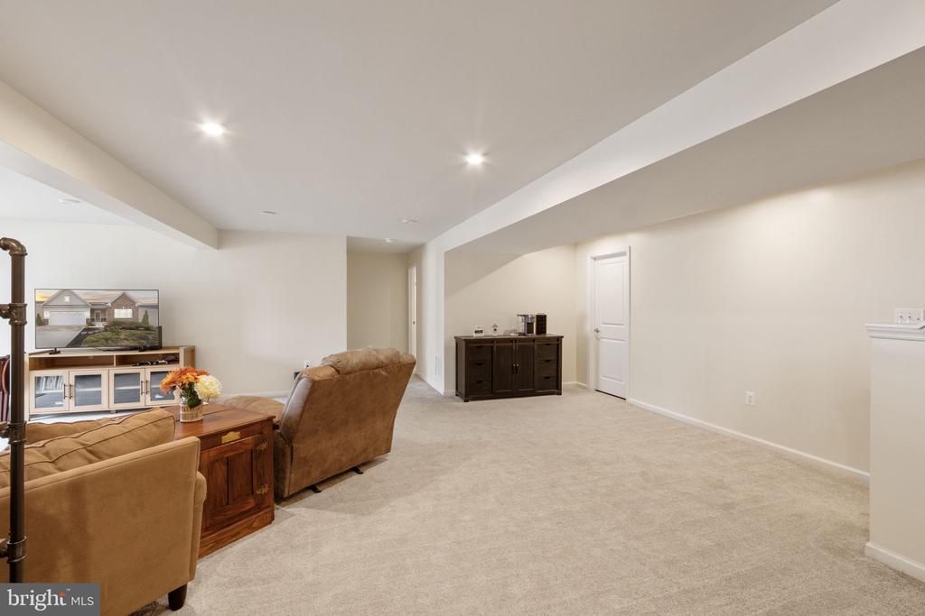 5305 HOLLEY OAK LANE