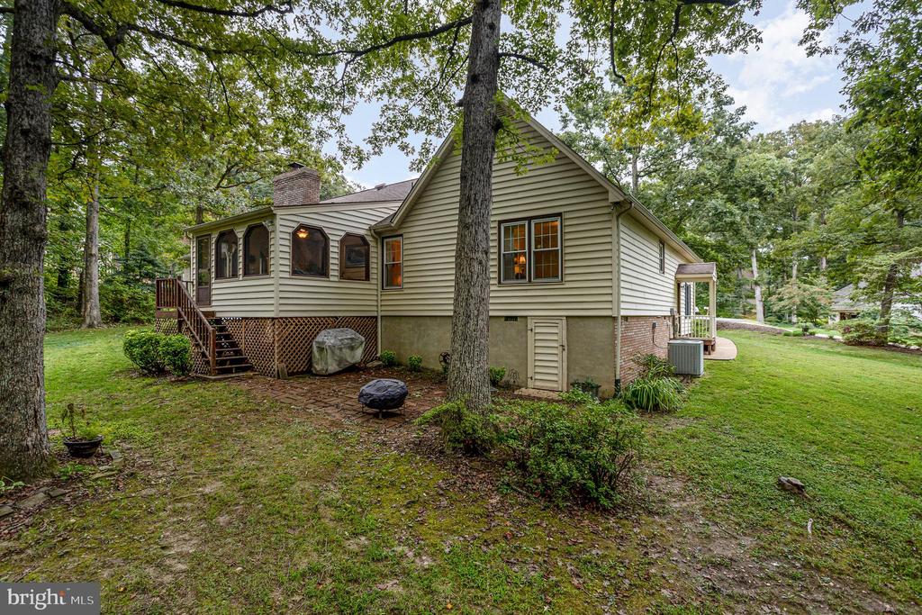 5 BAINBRIDGE LANE
