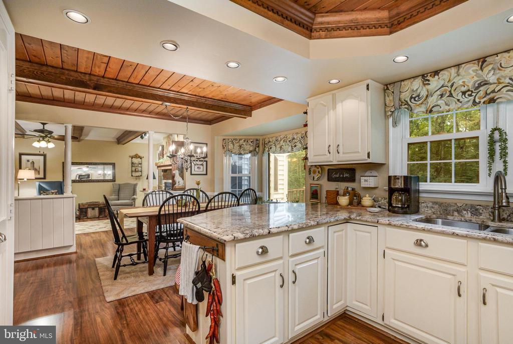 5 BAINBRIDGE LANE