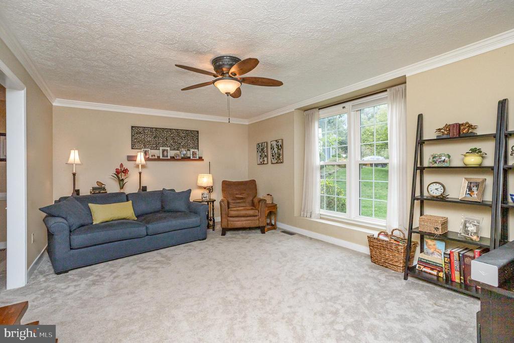 5 BAINBRIDGE LANE