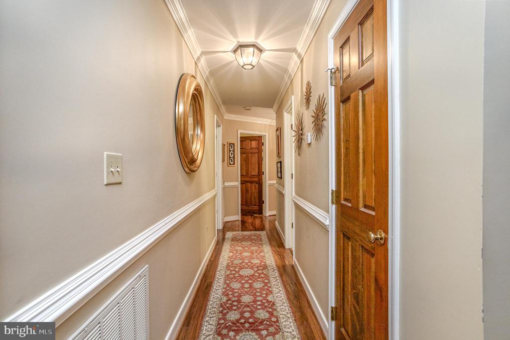 5 BAINBRIDGE LANE