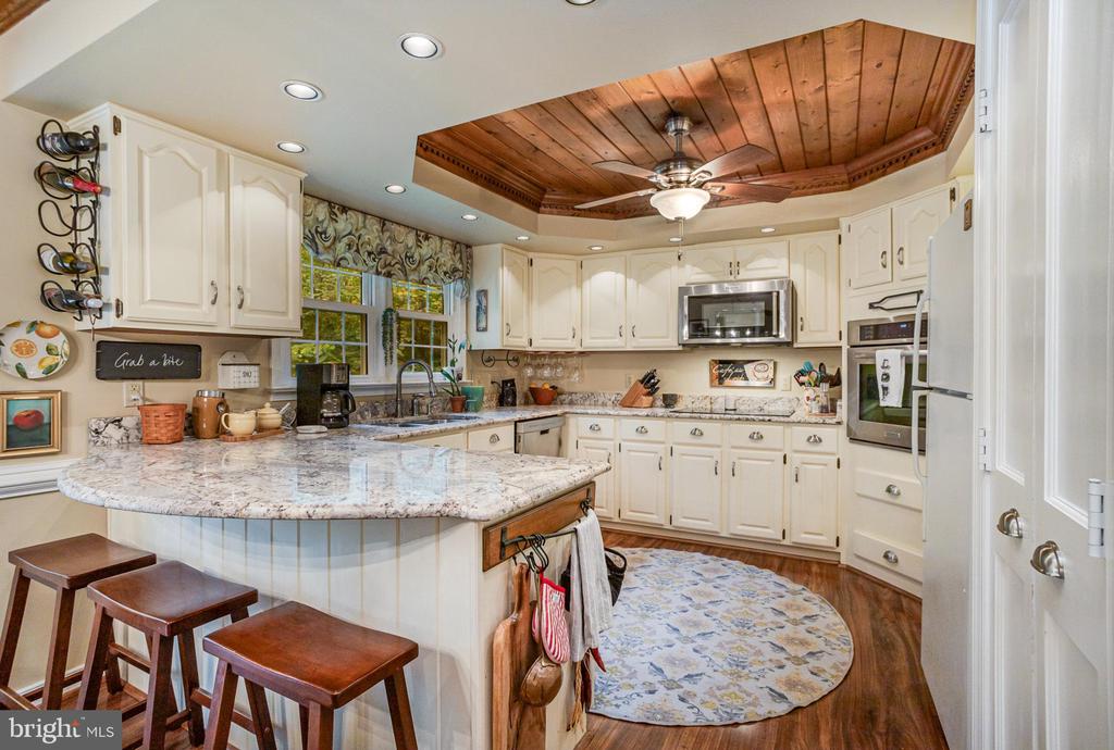 5 BAINBRIDGE LANE