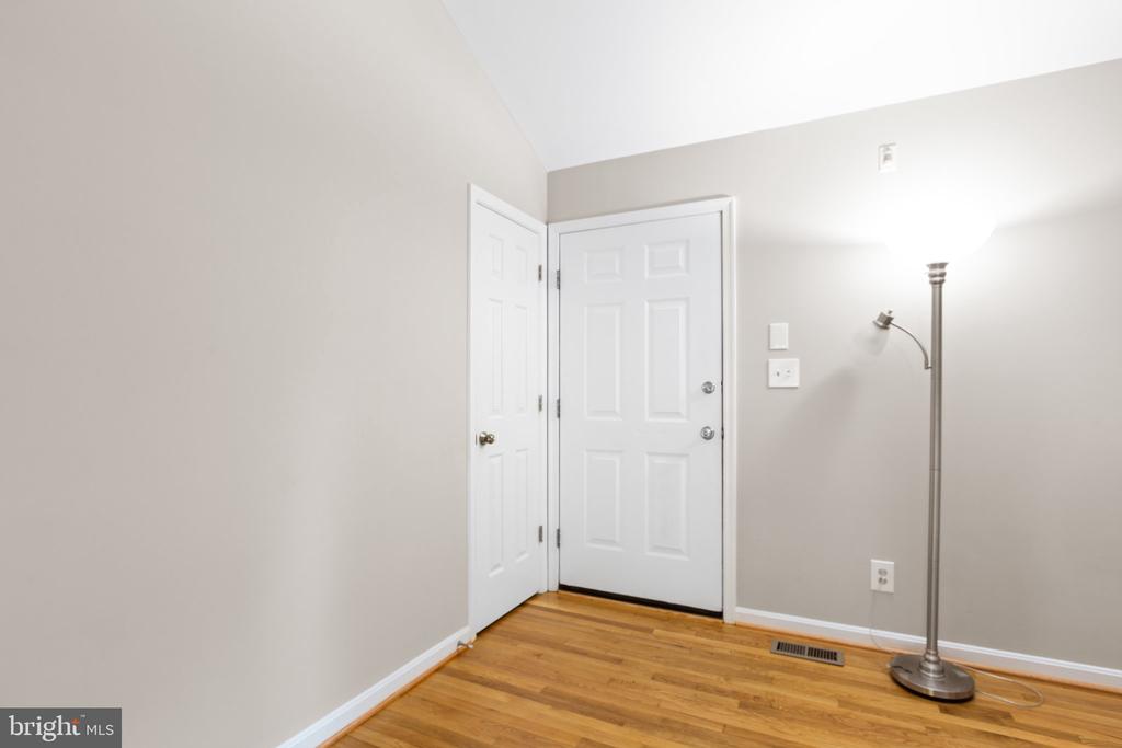 11907 BUTTERCUP LANE