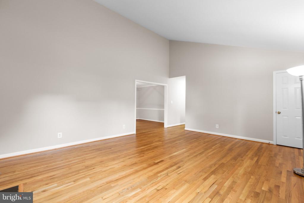 11907 BUTTERCUP LANE