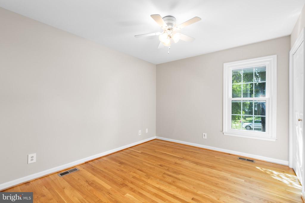 11907 BUTTERCUP LANE