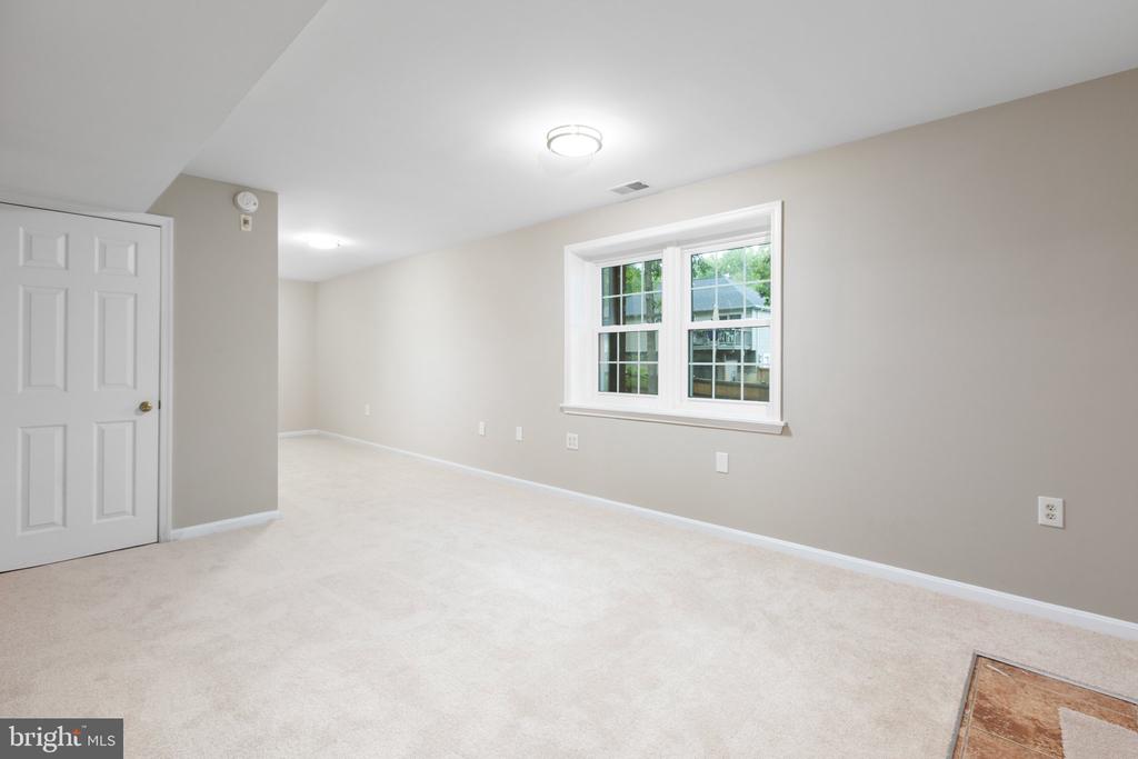 11907 BUTTERCUP LANE
