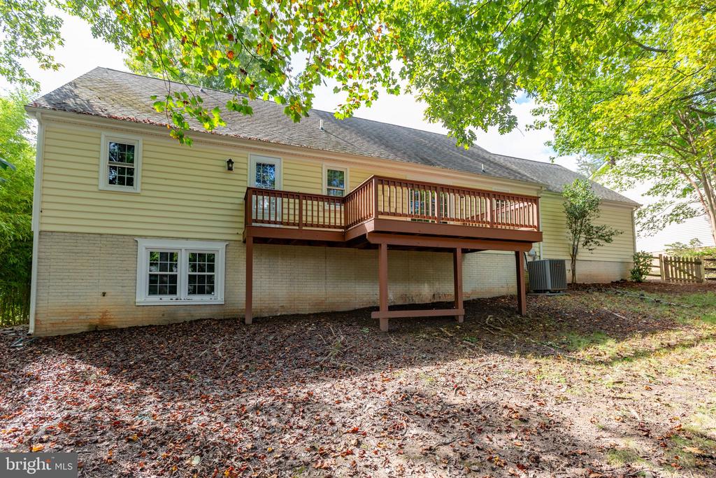 11907 BUTTERCUP LANE