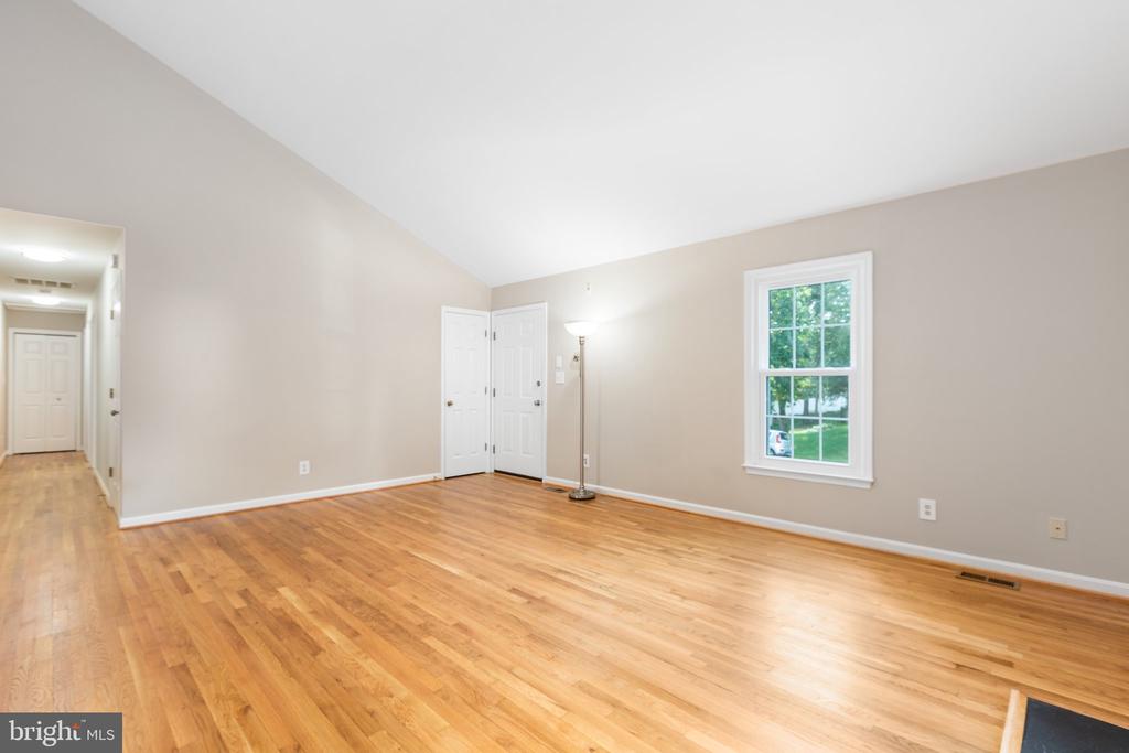 11907 BUTTERCUP LANE