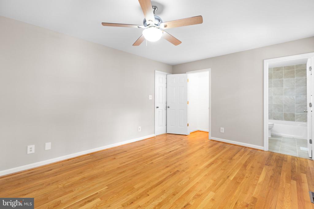 11907 BUTTERCUP LANE