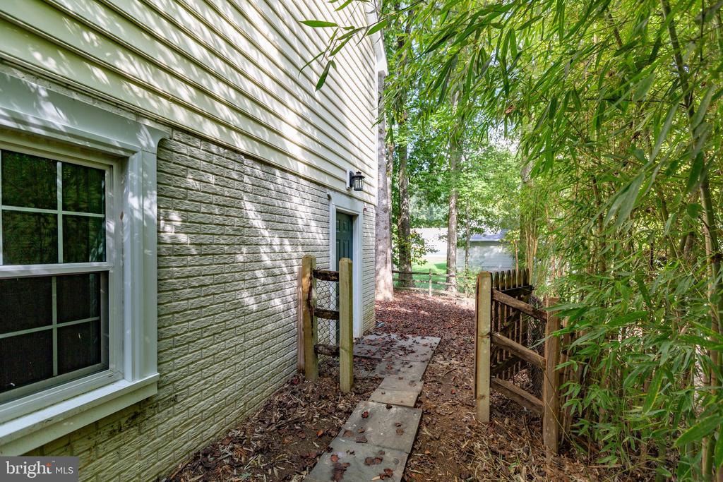 11907 BUTTERCUP LANE