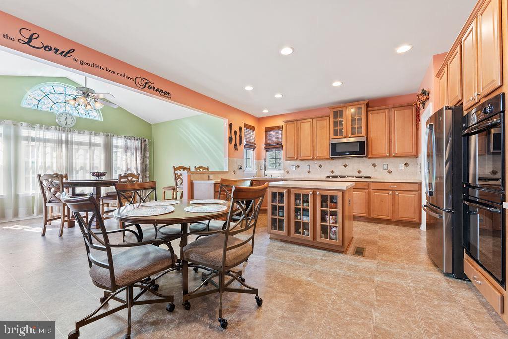 9418 DEEP CREEK LANE