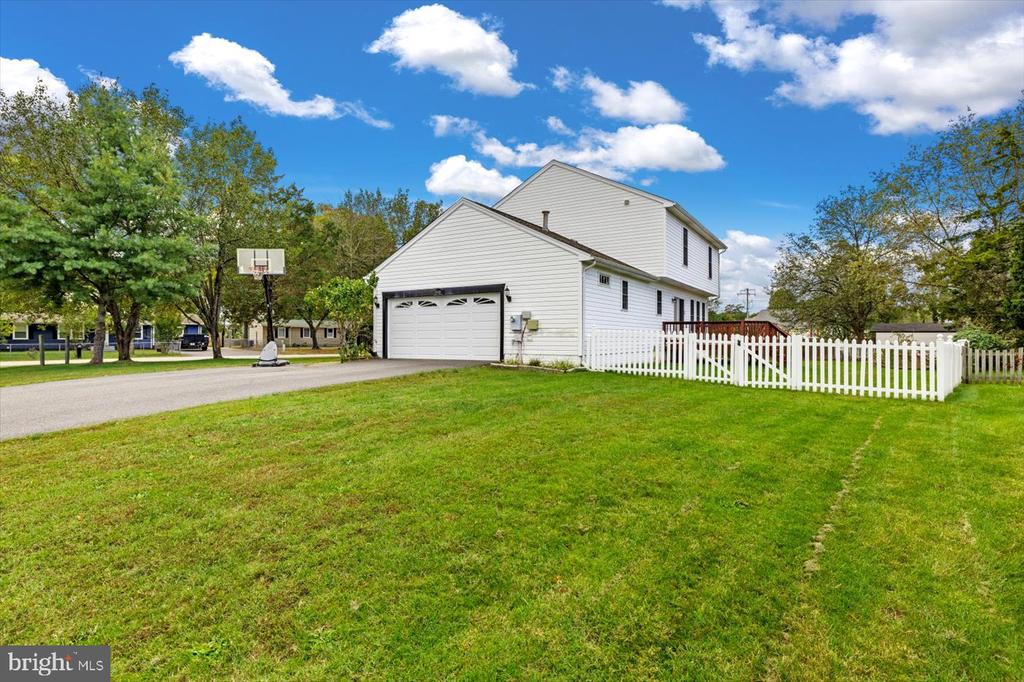 9901 BETHWOOD DRIVE