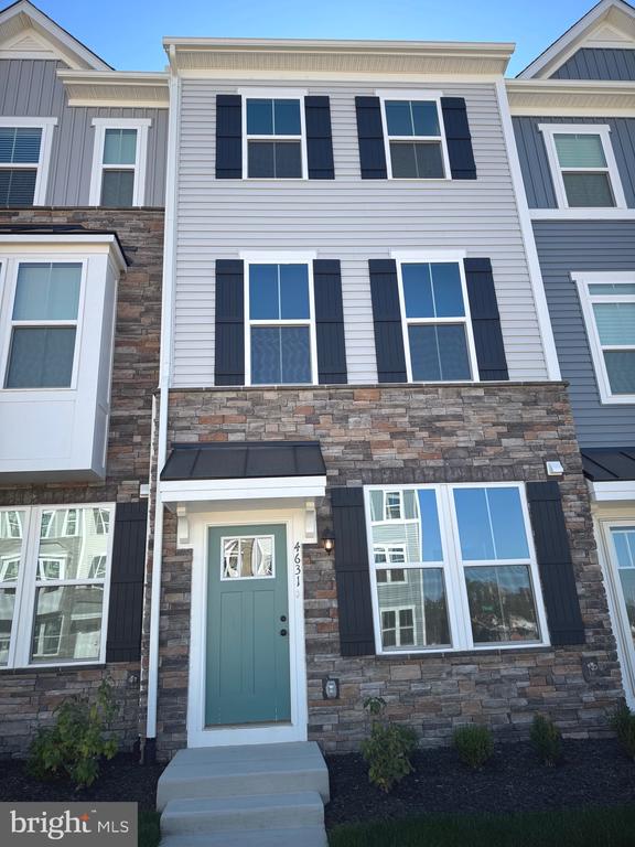 4631 ABBOTSWELL PLACE
