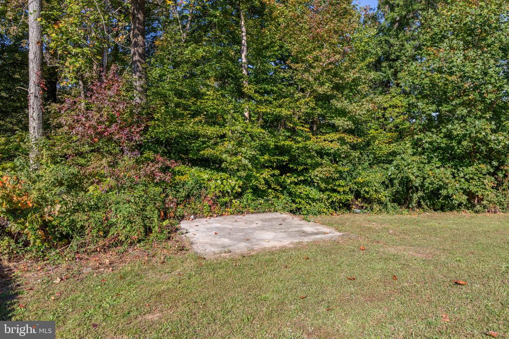 10 SCHOOLER COURT