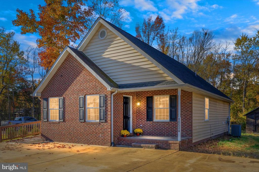 10534 COLES LANE