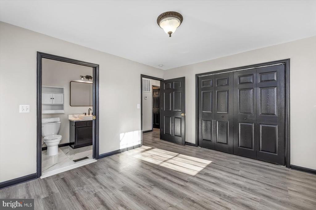 10534 COLES LANE