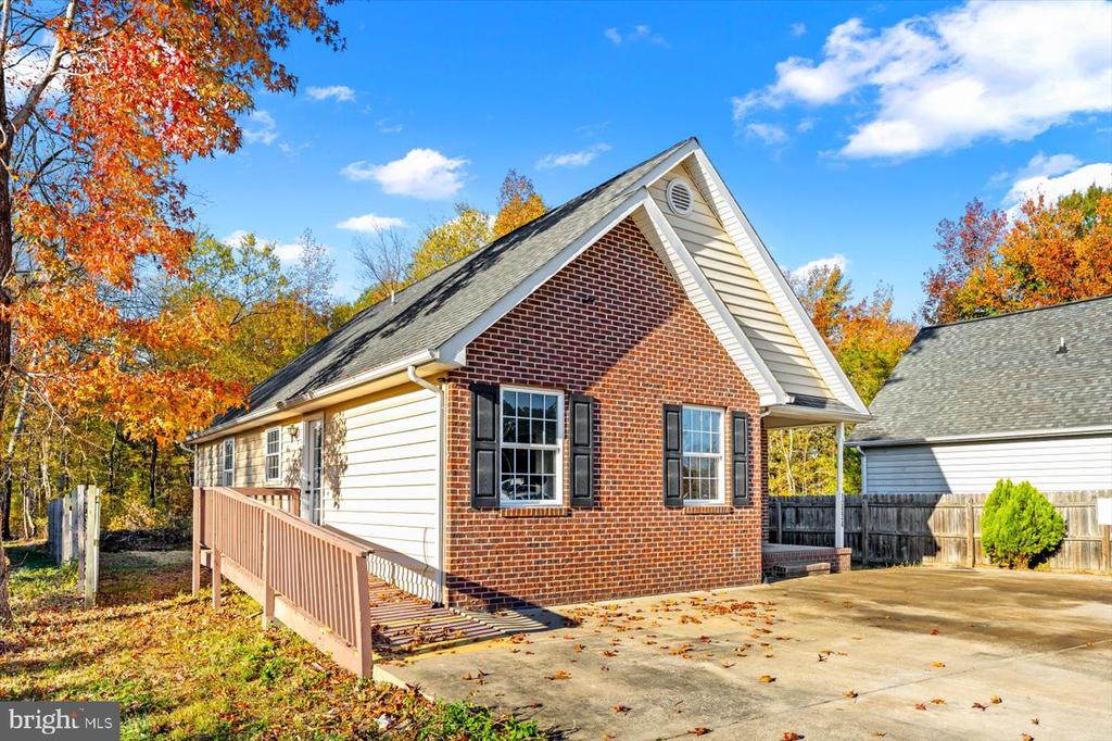 10534 COLES LANE