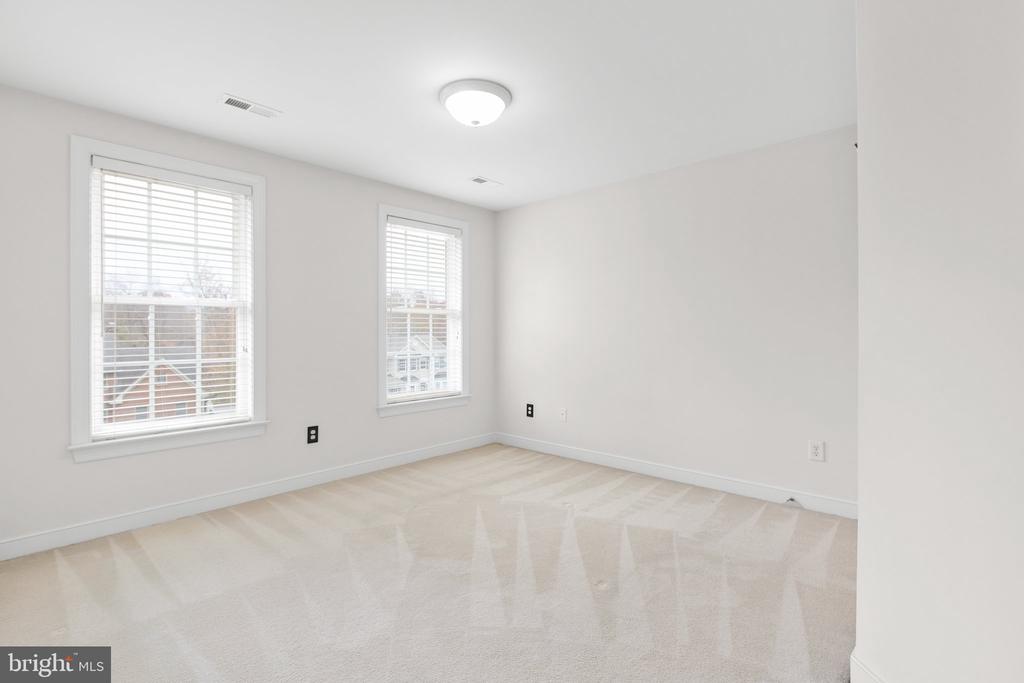 11012 PARK RIDGE ROAD