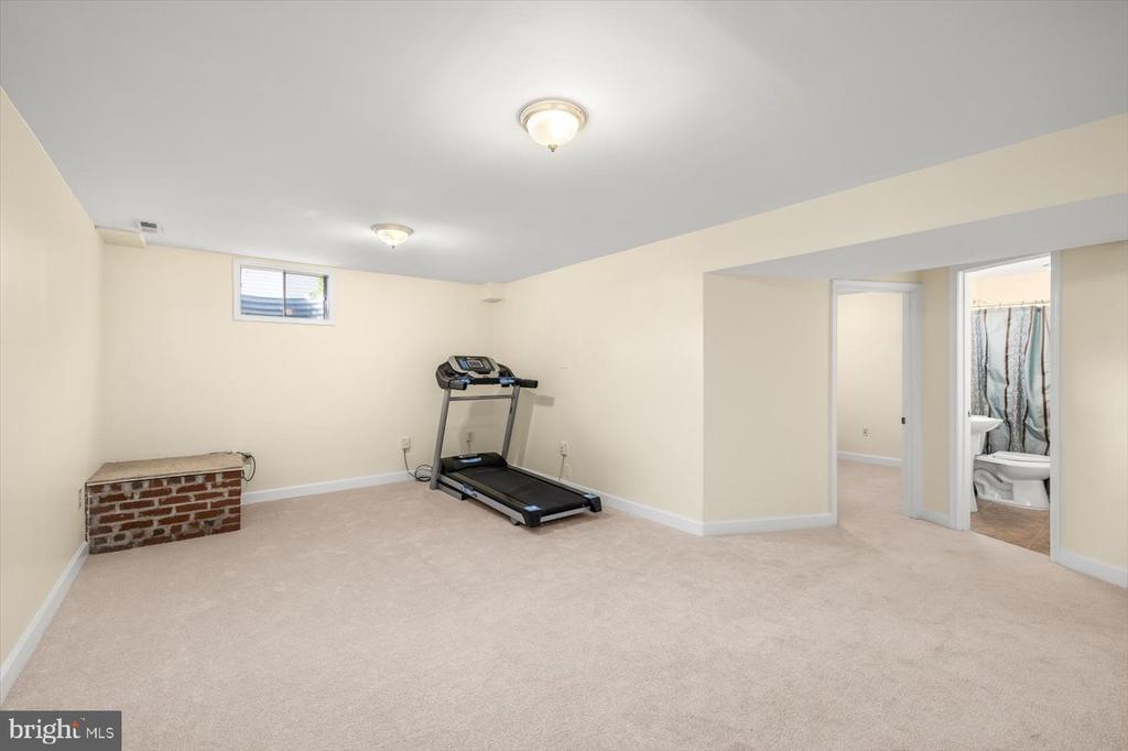 6229 SWEETBRIAR DRIVE