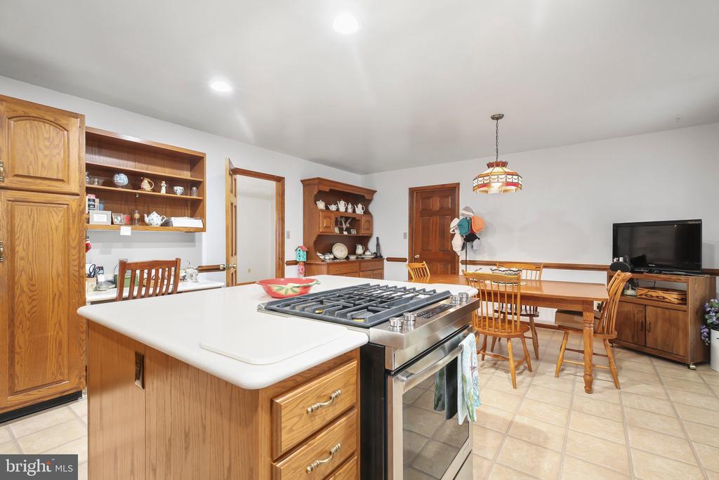 1600 CLOVER DRIVE