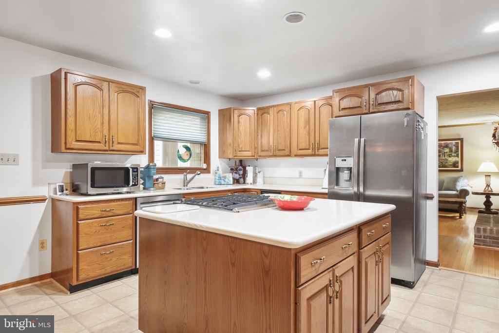 1600 CLOVER DRIVE