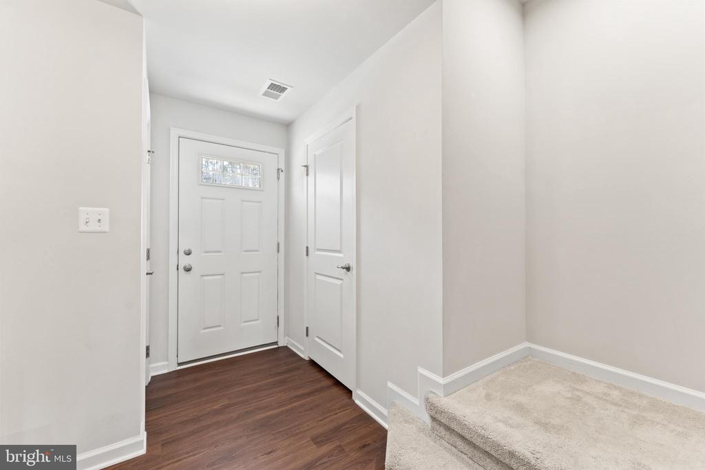 8422 DEVRIES LANE