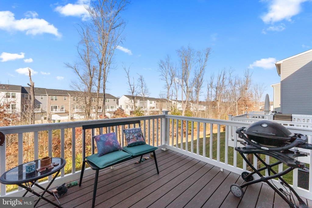 8422 DEVRIES LANE