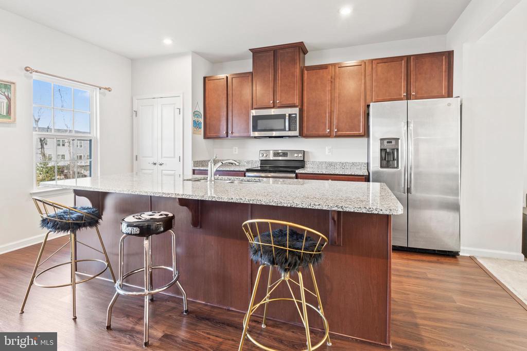8422 DEVRIES LANE