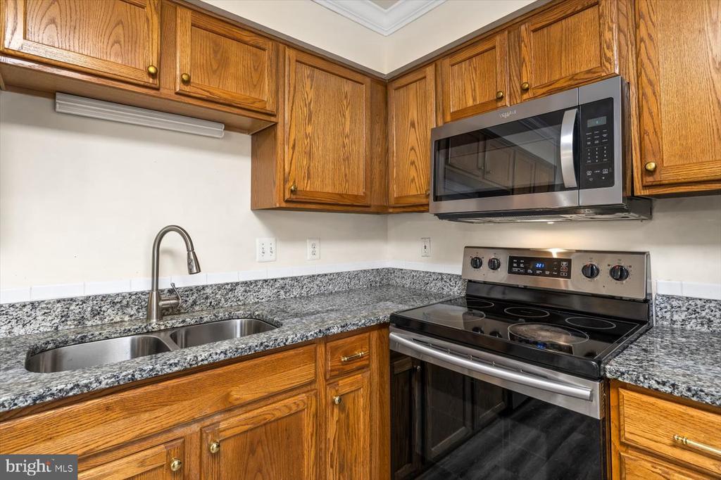 4707 COLONNADE WAY