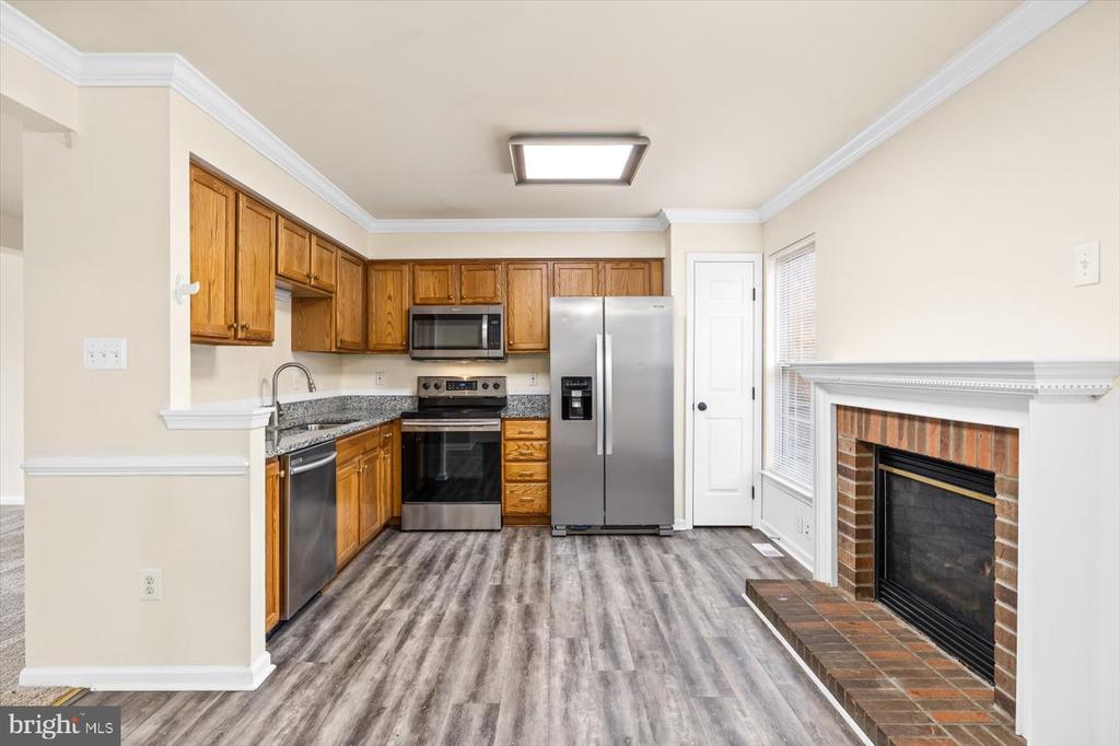 4707 COLONNADE WAY