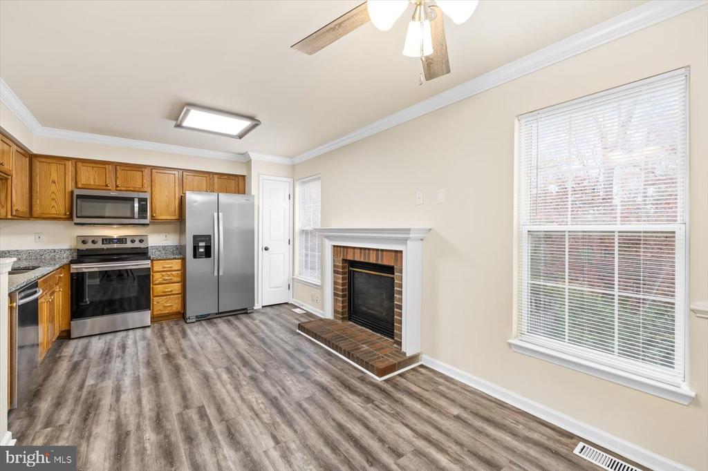 4707 COLONNADE WAY