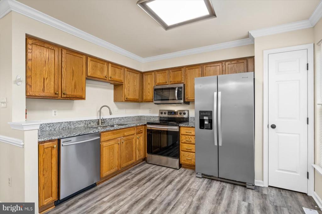 4707 COLONNADE WAY